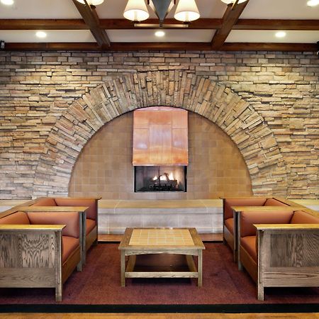 DoubleTree by Hilton Libertyville-Mundelein Interiør bilde