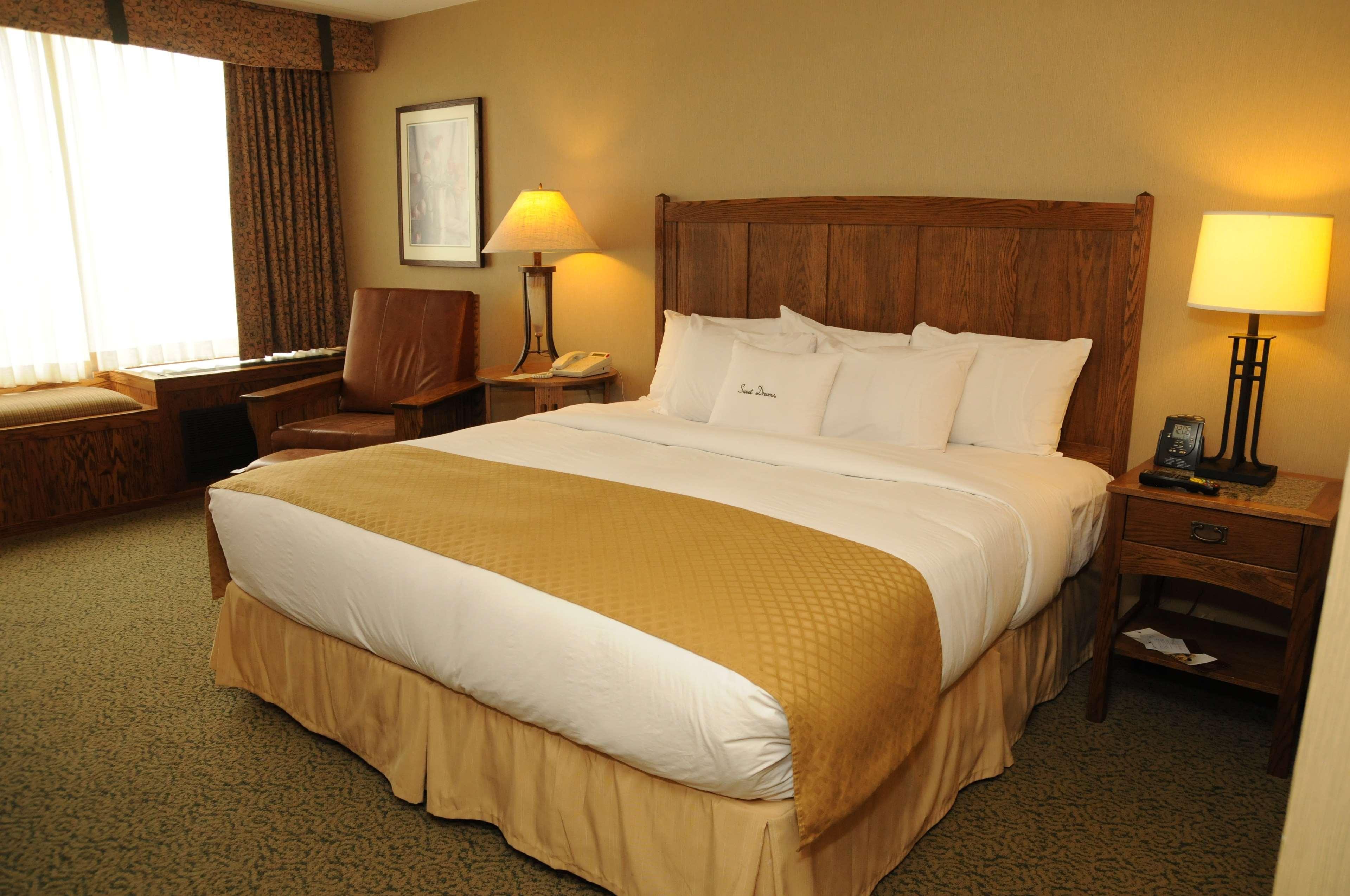 DoubleTree by Hilton Libertyville-Mundelein Rom bilde