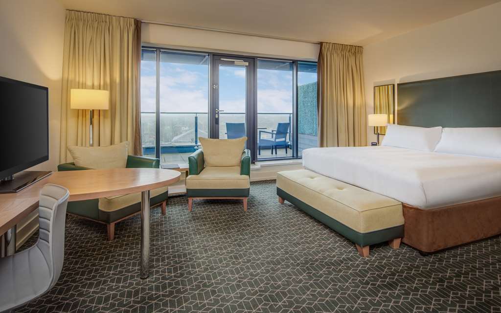 DoubleTree by Hilton Libertyville-Mundelein Rom bilde
