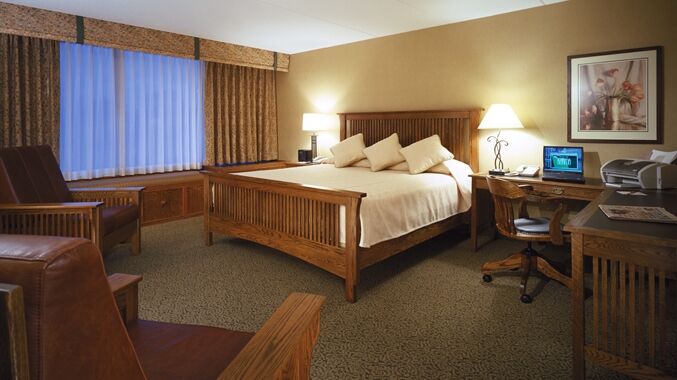 DoubleTree by Hilton Libertyville-Mundelein Rom bilde